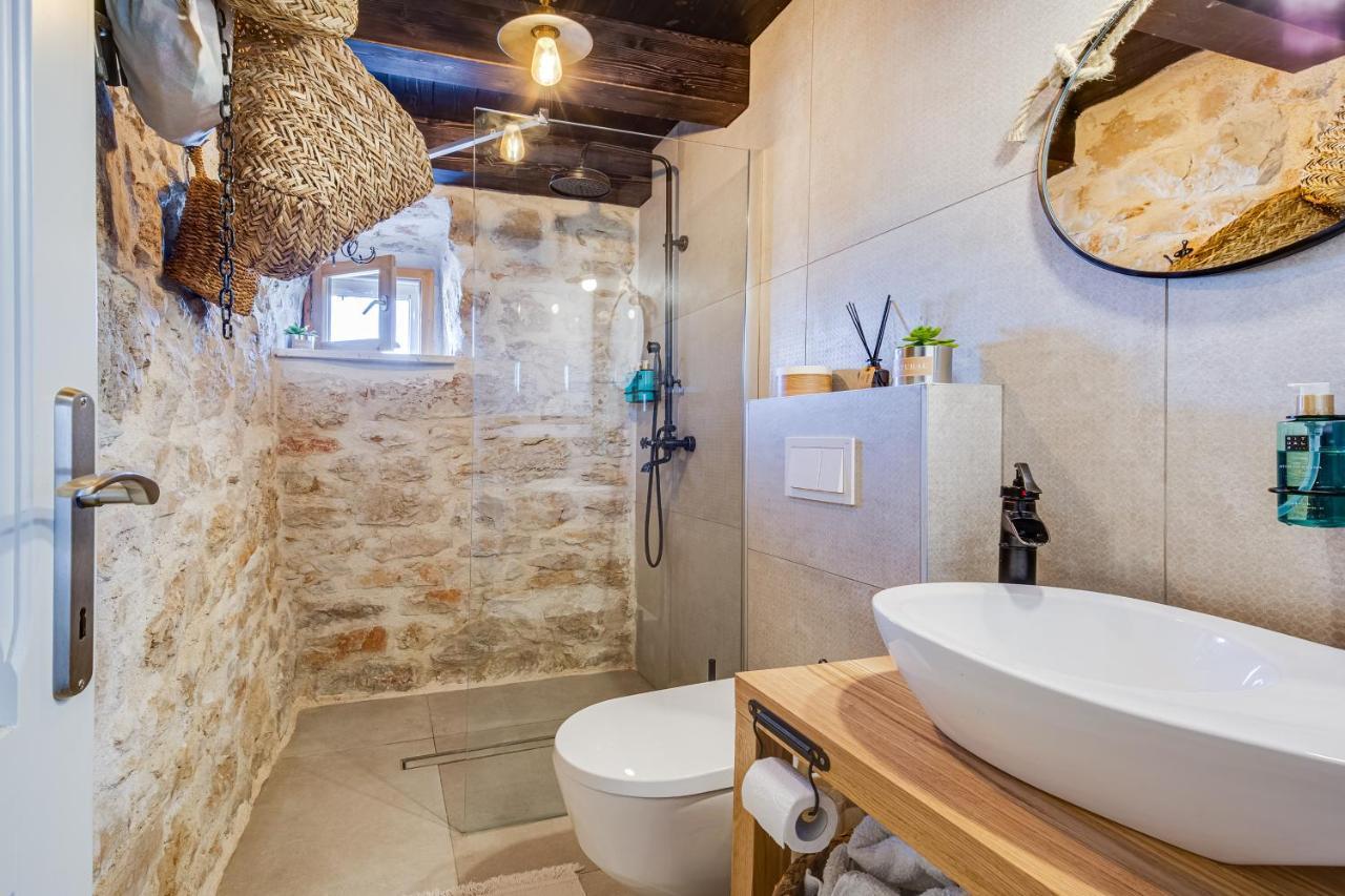 Luxury Leni Guest House ムルテル エクステリア 写真