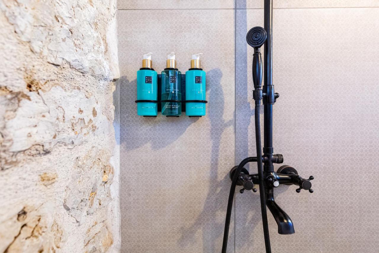 Luxury Leni Guest House ムルテル エクステリア 写真